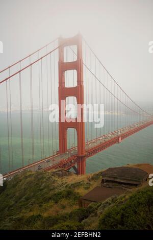 Verkehr auf einer Brücke, Golden Gate Bridge, San Francisco, Kalifornien, USA Stockfoto