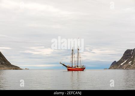 Die S/V Noorderlicht auf Expedition in Svalbard, Norwegen. Stockfoto