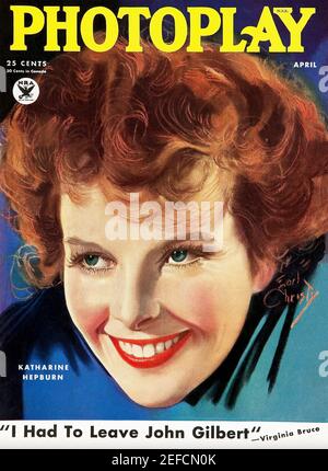 KATHARINE HEPBURN (1907-2003) amerikanische Filmschauspielerin auf dem Cover von Photoplay im April 1934 Stockfoto