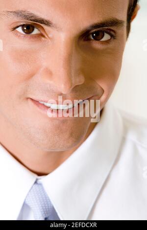 Porträt eines Geschäftsmannes lächelnd Stockfoto