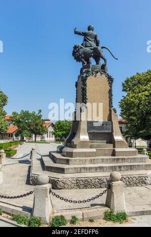 KARLOVO, BULGARIEN - 3. AUGUST 2014: Denkmal des bulgarischen Revolutionärs und Nationalhelden Vasil Levski in der Stadt Karlovo, Region Plovdiv, Bulgarien Stockfoto