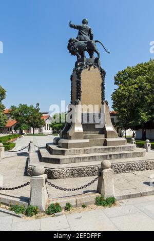 KARLOVO, BULGARIEN - 3. AUGUST 2014: Denkmal des bulgarischen Revolutionärs und Nationalhelden Vasil Levski in der Stadt Karlovo, Region Plovdiv, Bulgarien Stockfoto