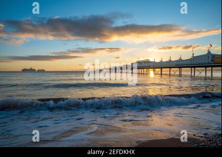 Paignton Pier Sonnenaufgang Stockfoto