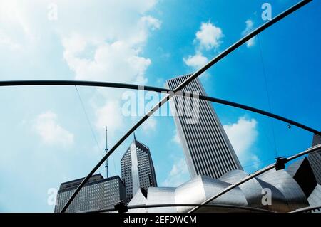 Blick auf Wolkenkratzer in einer Stadt, Aon Center und zwei Prudential Plaza, Chicago, Illinois, USA Stockfoto