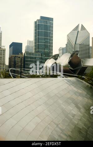 Niedrigen Winkel Ansicht von Gebäuden in einer Stadt, Chicago, Illinois, USA Stockfoto