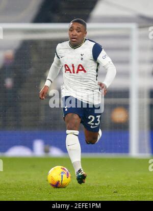 LONDON, ENGLAND - FEBRUAR 04:Steven Bergwijn von Tottenham Hotspur während der Premiership zwischen Tottenham Hotspur und Chelsea im Tottenham Hotspur Stadi Stockfoto