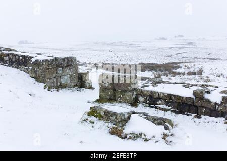 Das südliche Tor von Milecastle 42 bei Cawfield, Hadrians Wand, Northumberland, Großbritannien Stockfoto