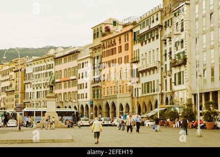 Gebäude in einer Stadt, Piazza Caricamento, Palazzo San Giorgio, Genua, Italien Stockfoto
