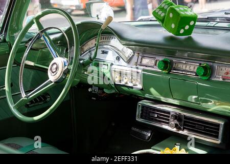 1958 Ford Fairlane auf der Ausstellung 'Cars on Fifth' - Naples, Florida, USA Stockfoto