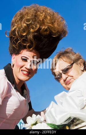 Porträt einer reifen Frau mit einem schwulen Mann Stockfoto