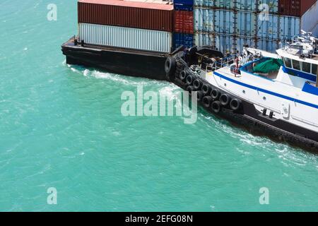 Blick auf ein Containerschiff Stockfoto