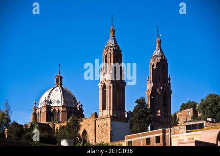 Niedrige Ansicht einer Kirche, Ex Convento De San Francisco, Zacatecas, Mexiko Stockfoto