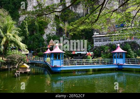 Wassergarten am Hindu-Tempel in den Batu-Höhlen, Kuala Lumpur, Malaysia, Südostasien Stockfoto