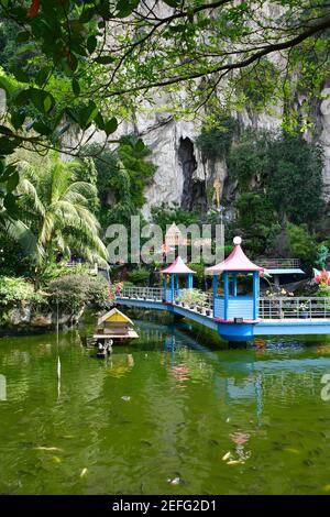 Wassergarten am Hindu-Tempel in den Batu-Höhlen, Kuala Lumpur, Malaysia, Südostasien Stockfoto