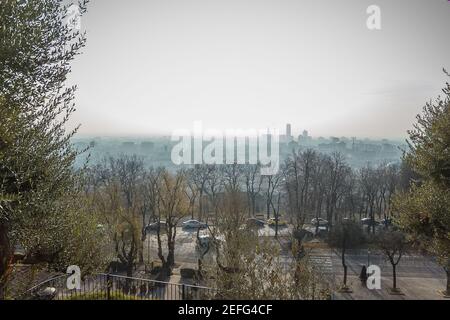 Blick auf Brescia Stadt vom Cidneo Hügel Stockfoto