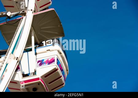 Niedriger Winkel Blick auf ein Riesenrad, Riverfront Park, Cocoa Village, Cocoa Beach, Florida, USA Stockfoto