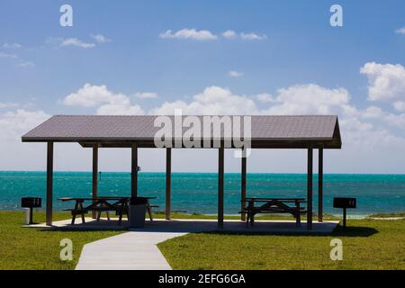 Schatten am Strand, Curry Hammock State Park, Marathon, Florida, USA Stockfoto