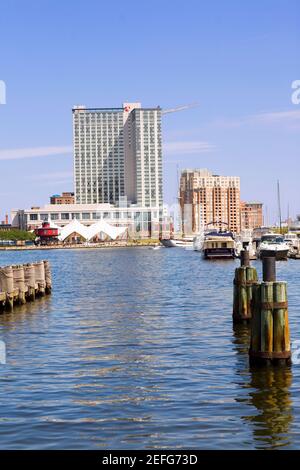 Gebäude an der Uferpromenade, Innenhafen, Baltimore, Maryland, USA Stockfoto