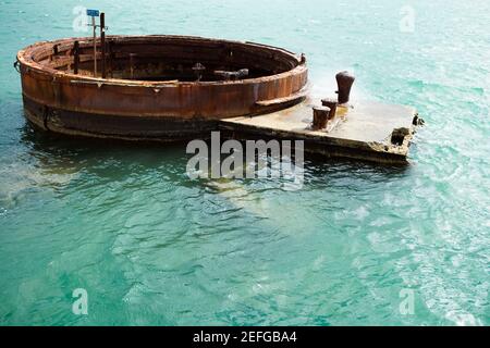 Gedenkstätte im Meer, Arizona Gun Turret, USS Arizona Memorial, Pearl Harbor, Honolulu, Oahu, Hawaii-Inseln, USA Stockfoto