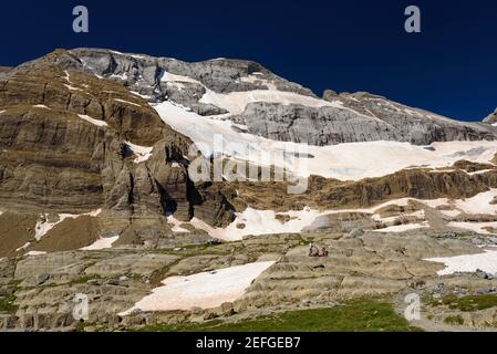 Balcón de Pineta im Hintergrund der Gipfel des Monte Perdido (Nationalpark Ordesa und Monte Perdido, Pyrenäen, Spanien) Stockfoto