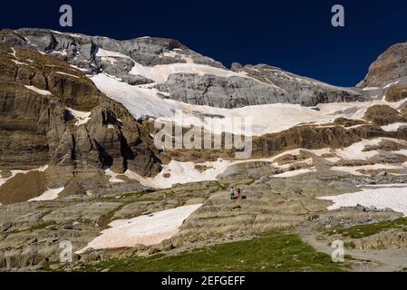 Balcón de Pineta im Hintergrund der Gipfel des Monte Perdido (Nationalpark Ordesa und Monte Perdido, Pyrenäen, Spanien) Stockfoto