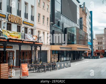 Leicester Square im Londoner West End leer wegen Coronavirus-Ausbruch, London, England - 17. März 2020 Stockfoto