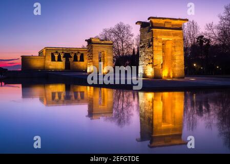 Tempel von Debod in der Abenddämmerung, Madrid, Spanien Stockfoto