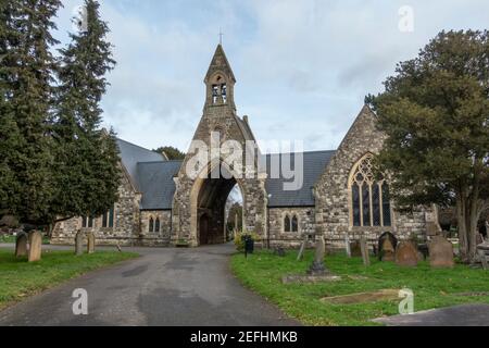 Totenkapelle (1867), entworfen von Charles Jones, Twickenham Cemetery, Whitton, Richmond upon Thames, London, VEREINIGTES KÖNIGREICH. Stockfoto