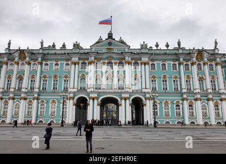 St. Petersburg, Russland. November 2019, 05th. Der Winterpalast unter einem bewölkten Himmel. Es gehört zur Sammlung des Hermitage Museums. Quelle: Jan Woitas/dpa-Zentralbild/ZB/dpa/Alamy Live News Stockfoto