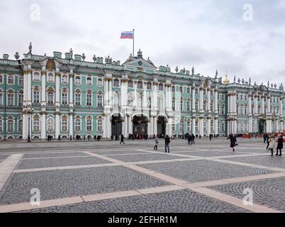 St. Petersburg, Russland. November 2019, 05th. Der Winterpalast unter einem bewölkten Himmel. Es gehört zur Sammlung des Hermitage Museums. Quelle: Jan Woitas/dpa-Zentralbild/ZB/dpa/Alamy Live News Stockfoto