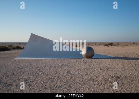 Blick auf die Al Zubara Fort, eine historische katarische militärische Festung, die Teil der archäologischen Stätte Al Zubarah ist, die zum UNESCO-Weltkulturerbe in Katar gehört. Stockfoto