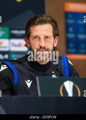 Kiew, Ukraine. Februar 2021, 17th. KIEW, UKRAINE - 17. FEBRUAR: Rik De Mil vom Club Brugge während einer Pressekonferenz des Club Brugge im NSK Olimpiyskiy am 17. Februar 2021 in Kiew, Ukraine, vor der UEFA Europa League Runde des Fußballspiels 32 gegen Dynamo Kiew. (Foto von Andrey Lukatsky/Orange Pictures) Credit: Orange Pics BV/Alamy Live News Stockfoto