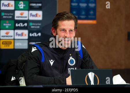 Kiew, Ukraine. Februar 2021, 17th. KIEW, UKRAINE - 17. FEBRUAR: Rik De Mil vom Club Brugge während einer Pressekonferenz des Club Brugge im NSK Olimpiyskiy am 17. Februar 2021 in Kiew, Ukraine, vor der UEFA Europa League Runde des Fußballspiels 32 gegen Dynamo Kiew. (Foto von Andrey Lukatsky/Orange Pictures) Credit: Orange Pics BV/Alamy Live News Stockfoto