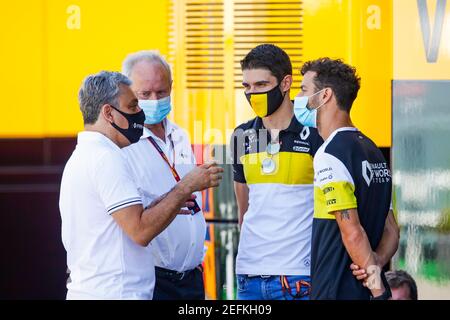 RICCIARDO Daniel (aus), Renault F1 Team RS20, OCON Esteban (Fra), Renault F1 Team RS20, DE MEO Luca (Spa), CEO der Renault Group, STOLL Jerome (Fra), Renault F1 President, Portrait im Fahrerlager während der Formel 1 Aramco Gran Premio De Espana 2020, Spanischer Grand Prix, vom 14. Bis 16. August, 2020 auf dem Circuit de Barcelona-Catalunya, in Montmelo, bei Barcelona, Spanien - Foto Florent Gooden / DPPI Stockfoto