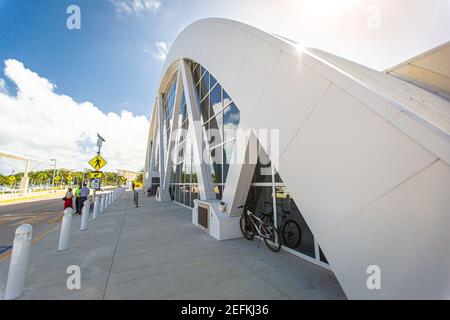 Atemberaubender Blick auf den Owen Roberts International Airport Terminal. Cayman Islands, Georgetown - Grand Cayman. Eröffnet von Prinz Charles 2019. Tourismus Stockfoto