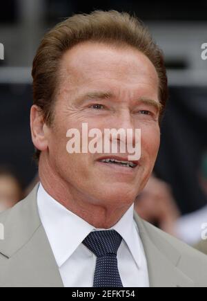 London, Großbritannien. 13th. August 2012. Arnold Schwarzenegger besucht die Expendables 2 Back for war UK Premier am Empire Leicester Square, London. Kredit: S.A.M./Alamy Stockfoto