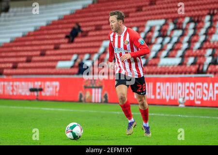 Sunderland, Großbritannien. Februar 2021, 17th. Aiden McGeady #28 von Sunderland mit dem Ball in Sunderland, UK am 2/17/2021. (Foto von Iam Burn/News Images/Sipa USA) Quelle: SIPA USA/Alamy Live News Stockfoto