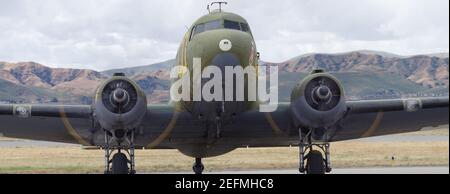 Douglas C-47 Skytrain 'Betsy's Biscuit Bomber' im Rollen gezeigt. Stockfoto