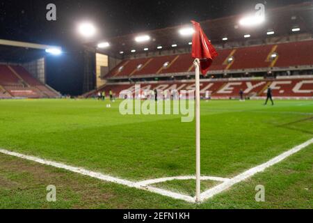 Oakwell Stadium, Barnsley, Yorkshire, Großbritannien. Februar 2021, 17th. English Football League Championship Football, Barnsley FC gegen Blackburn Rovers; Eckflagge allgemeine Ansicht vor dem Spiel Credit: Action Plus Sports/Alamy Live News Stockfoto