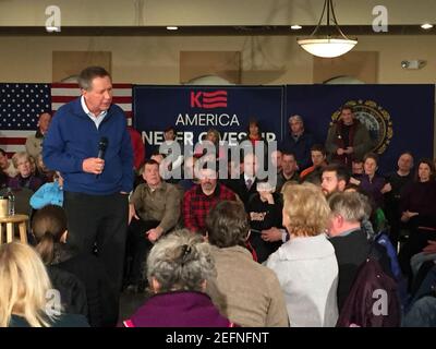 Ohio Gouverneur John Kasich spricht während einer Town Hall Sitzung, 8. Februar 2016. Stockfoto