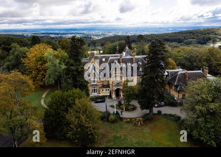 Luftpanoramafoto auf Königstein Taunus in Hessen, Frankfurt Stockfoto