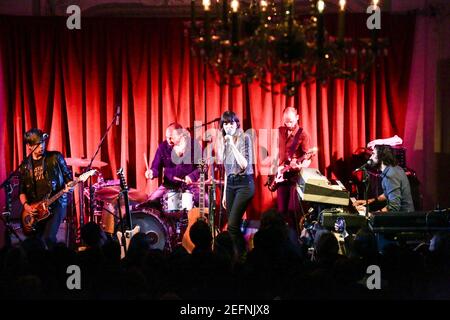 Lou Doillon und ihre Band in der Bush Hall Stockfoto