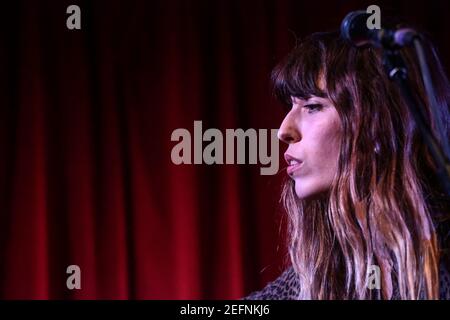 Lou Doillon und ihre Band in der Bush Hall Stockfoto