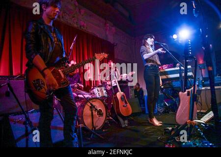 Lou Doillon und ihre Band in der Bush Hall Stockfoto