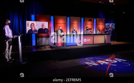 Pasadena, Vereinigte Staaten Von Amerika. Februar 2021, 16th. NASA und JPL Perseverance Mars Rover Mission Management während einer NASA Perseverance Rover Mission Engineering and Technology Overview, am NASA Jet Propulsion Laboratory 16. Februar 2021 in Pasadena, Kalifornien. Der Perseverance Mars Rover soll am 18. Februar auf dem Mars landen, um nach Zeichen des alten mikrobiellen Lebens zu suchen. Quelle: Planetpix/Alamy Live News Stockfoto