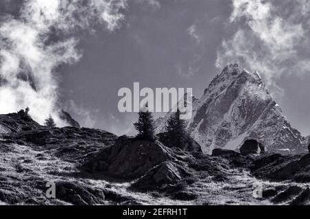 Die Aiguille de Blaitière von den Montenvers zum Plan d'Aiguille Weg, Chamonix, Französisch Alpen gesehen Stockfoto