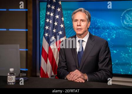 US-Außenminister Antony Blinken nimmt eine Videobotschaft des Außenministeriums Harry S. Truman Building am 16. Februar 2021 in Washington, DC auf. Stockfoto