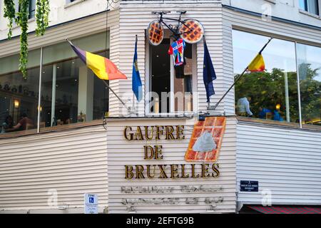 Außenansicht eines berühmten belgischen Waffelrestaurants, Brüssel, Belgien Stockfoto