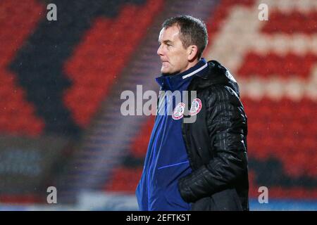 Doncaster, Großbritannien. Februar 2021, 17th. John Doolan First Team Coach von Accrington Stanley während des Spiels in Doncaster, UK auf 2/17/2021. (Foto von Isaac Parkin/News Images/Sipa USA) Quelle: SIPA USA/Alamy Live News Stockfoto