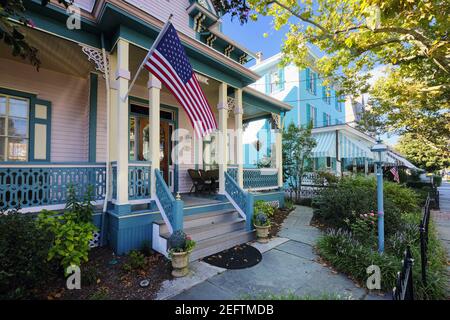 Historische Häuser im viktorianischen Stil in Cape May an der Columbia Avenue, New Jersey Stockfoto